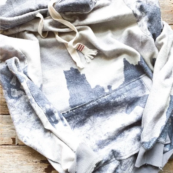 Distressed Country Western Horses Retro Vintage Blanket Fleece Reworked Hoodie - Picture 3 of 4